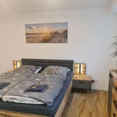 Apartment Kernsan. Souterrain-wohnung 60qm Mit Pool Blick Krefeld