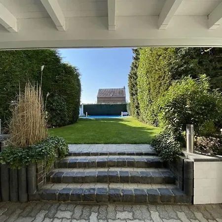 Kernsan. Souterrain-wohnung 60qm Mit Pool Blick