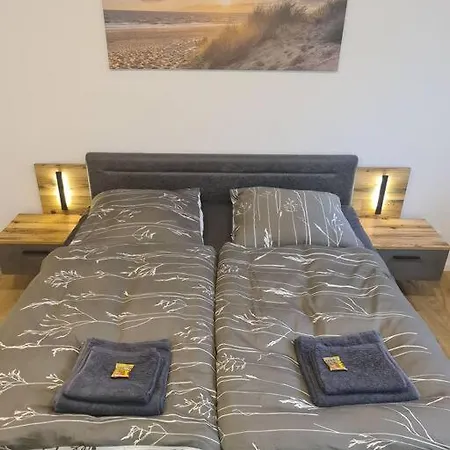 Apartment Kernsan. Souterrain-wohnung 60qm Mit Pool Blick *
